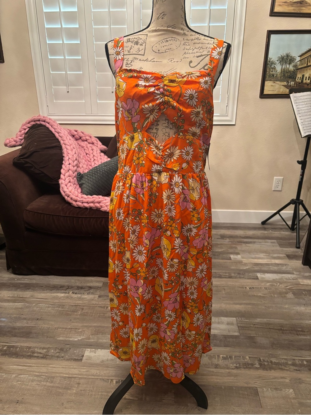 19 Cooper Orange Floral Midi Dress with White Daisies